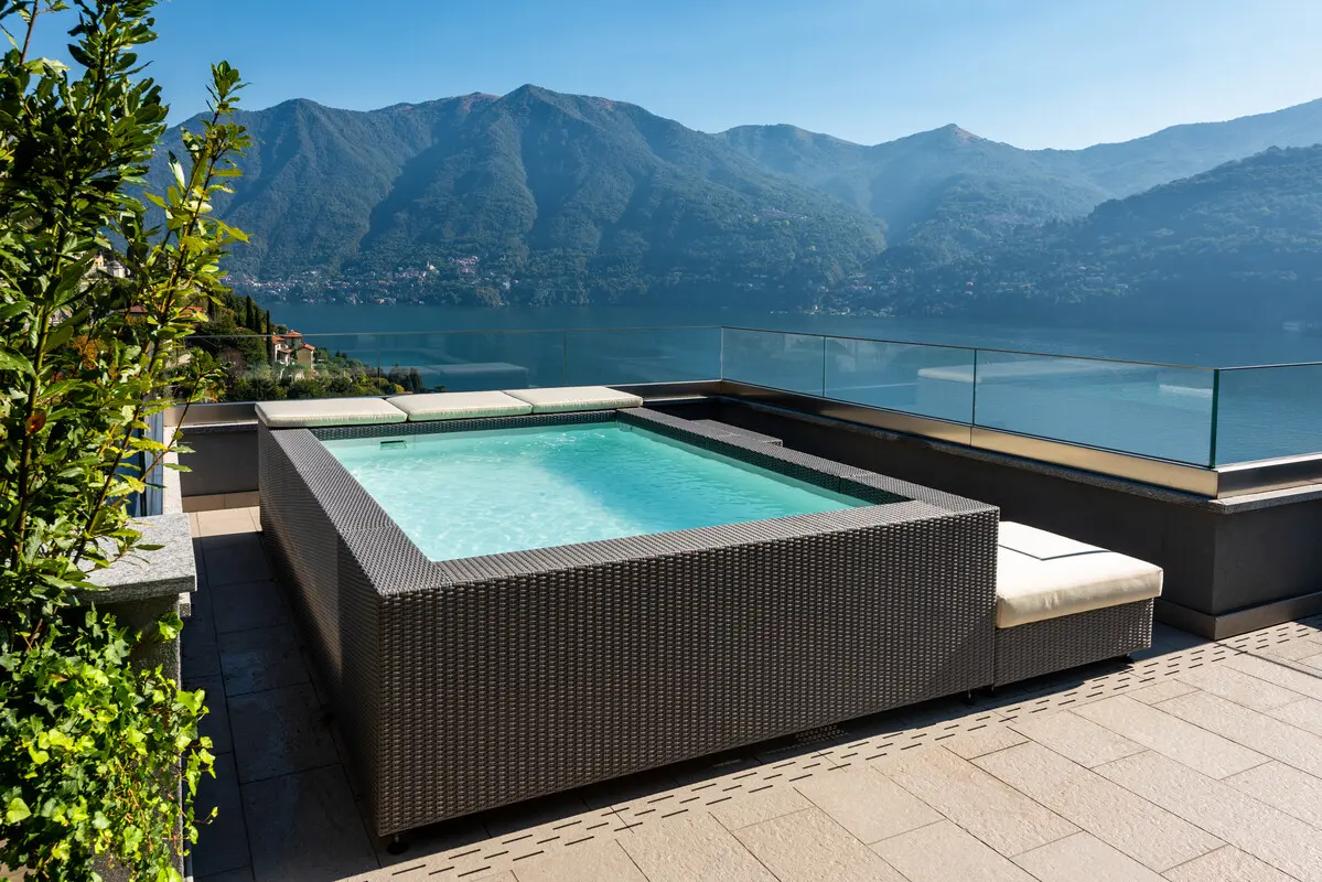 Plunge Pools - Luxury stainless steel pool builder