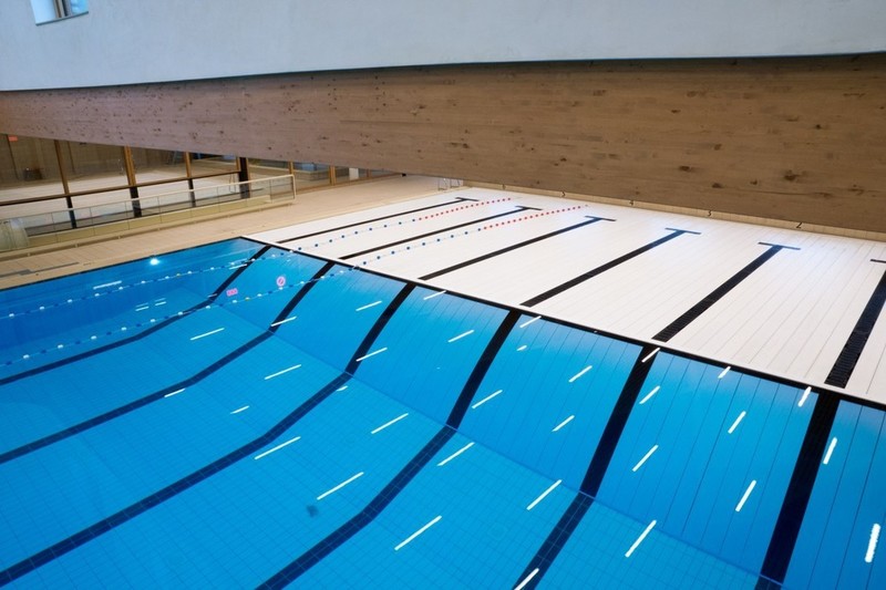 Swimming pool flooring: create stunning, multipurpose spaces with movable pool floors